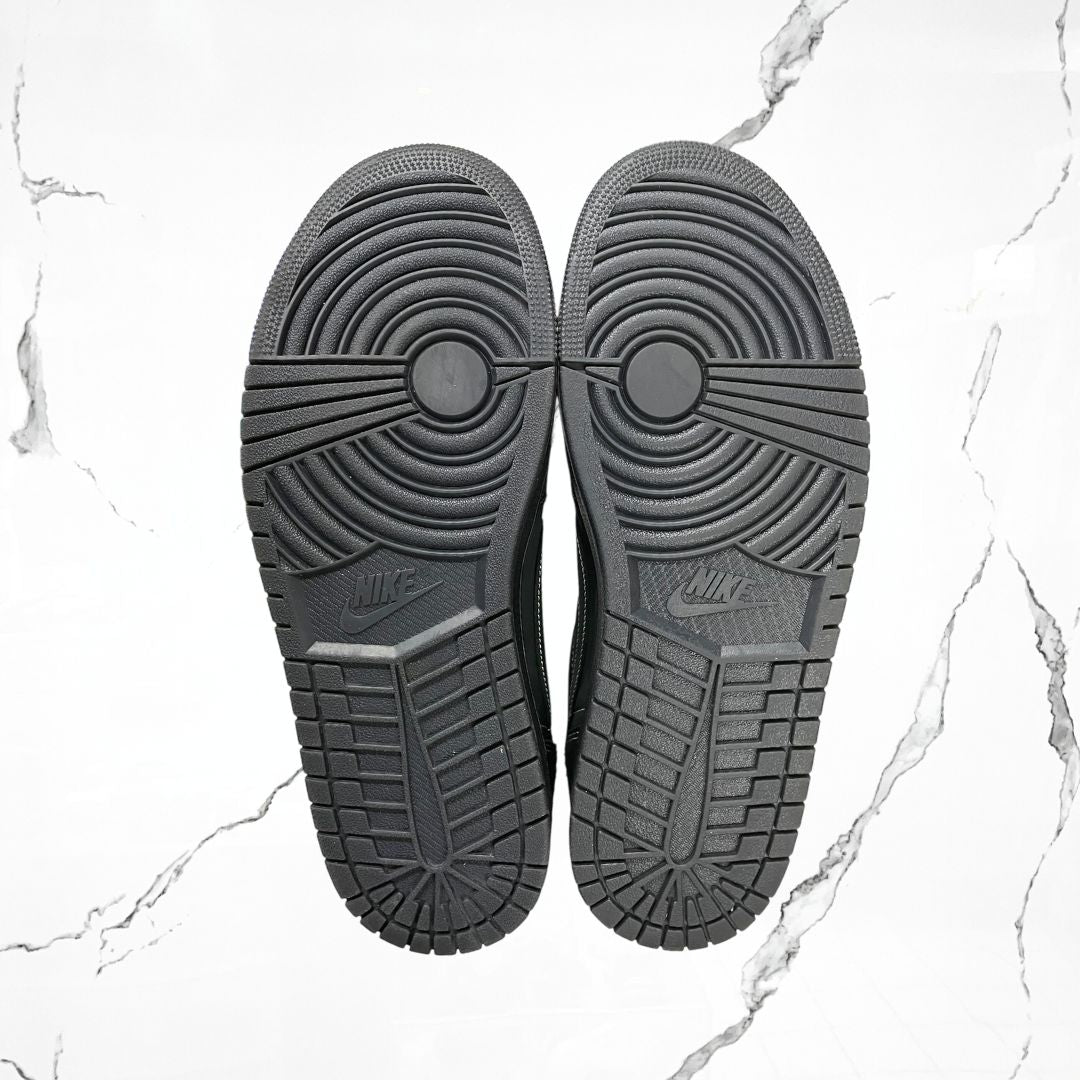 Jordan 1 Low Travis Scott Black Phantom (De Uso) - Urban Utility