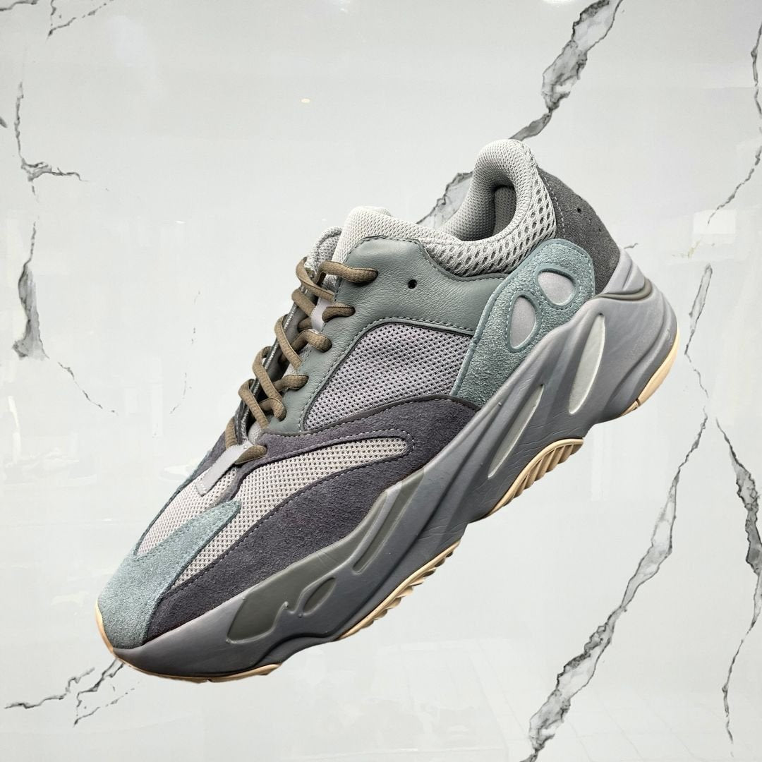 Yeezy Boost 700 Teal Blue (De Uso) - Urban Utility