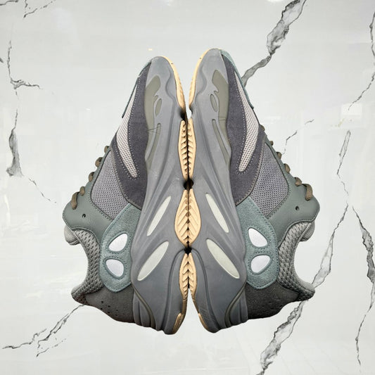 Yeezy Boost 700 Teal Blue (De Uso) - Urban Utility