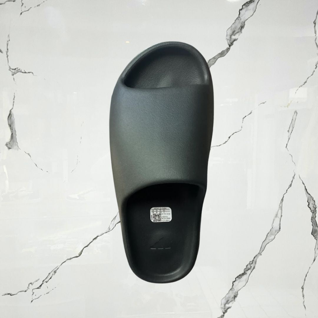 Yeezy Slide Dark Onyx