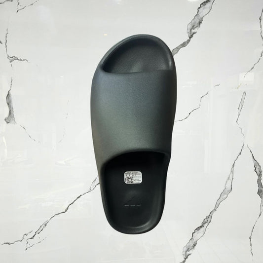 Yeezy Slide Dark Onyx - Urban Utility