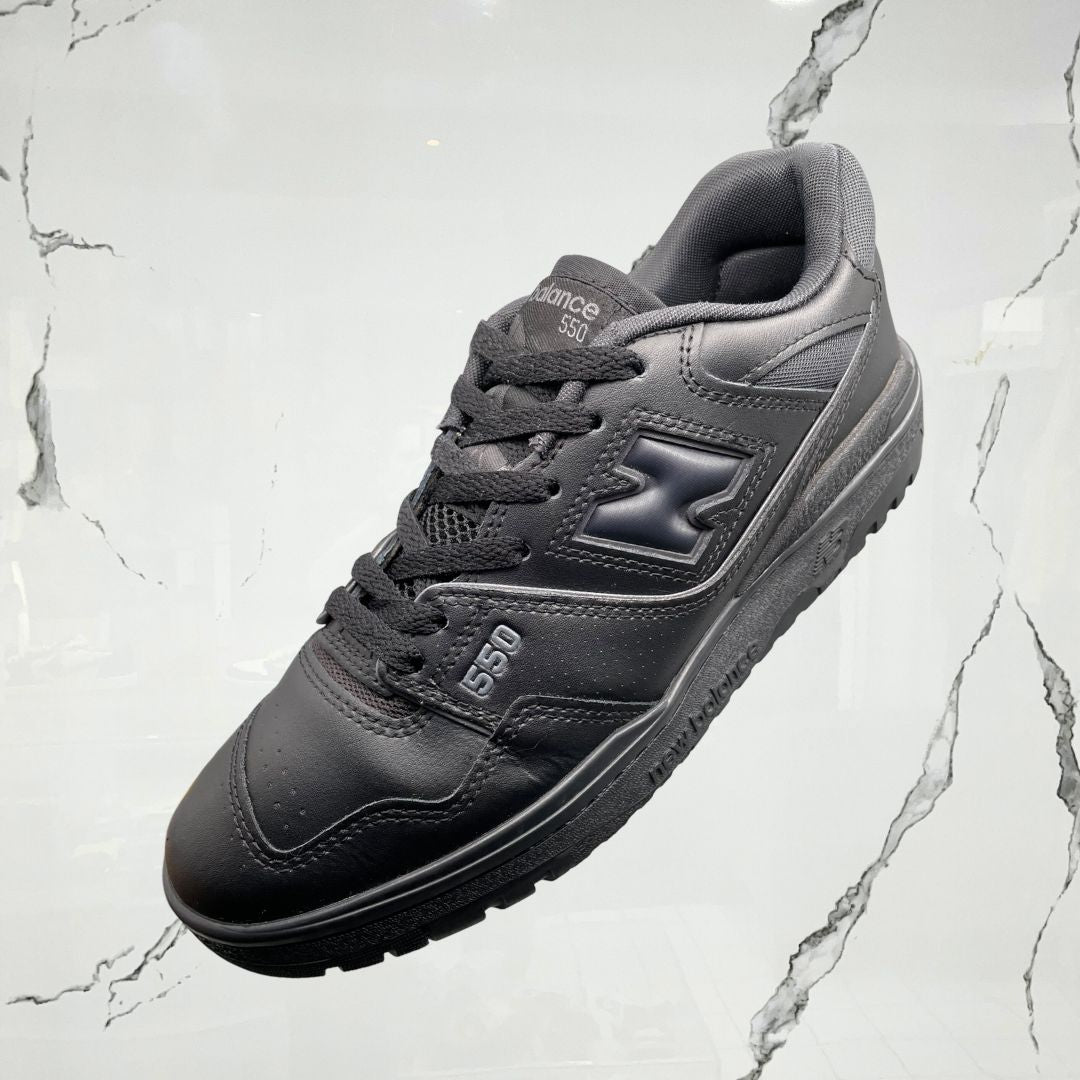 New Balance 550 Triple Black (De Uso)
