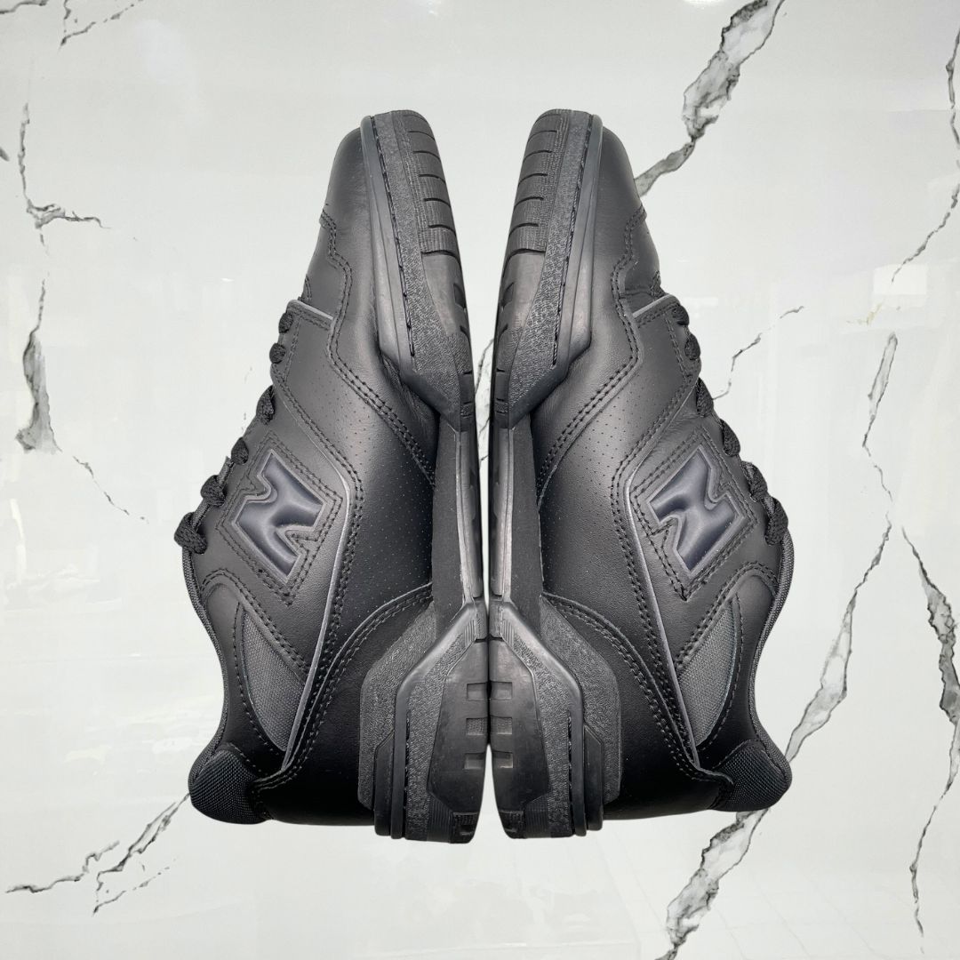 New Balance 550 Triple Black (De Uso) - Urban Utility