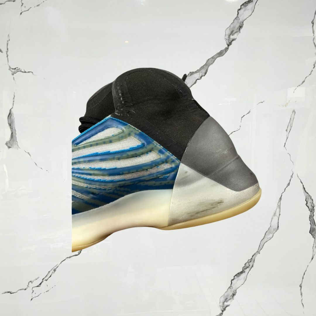 Yeezy QNTM BSKTBL Blue Ice (De Uso) - Urban Utility