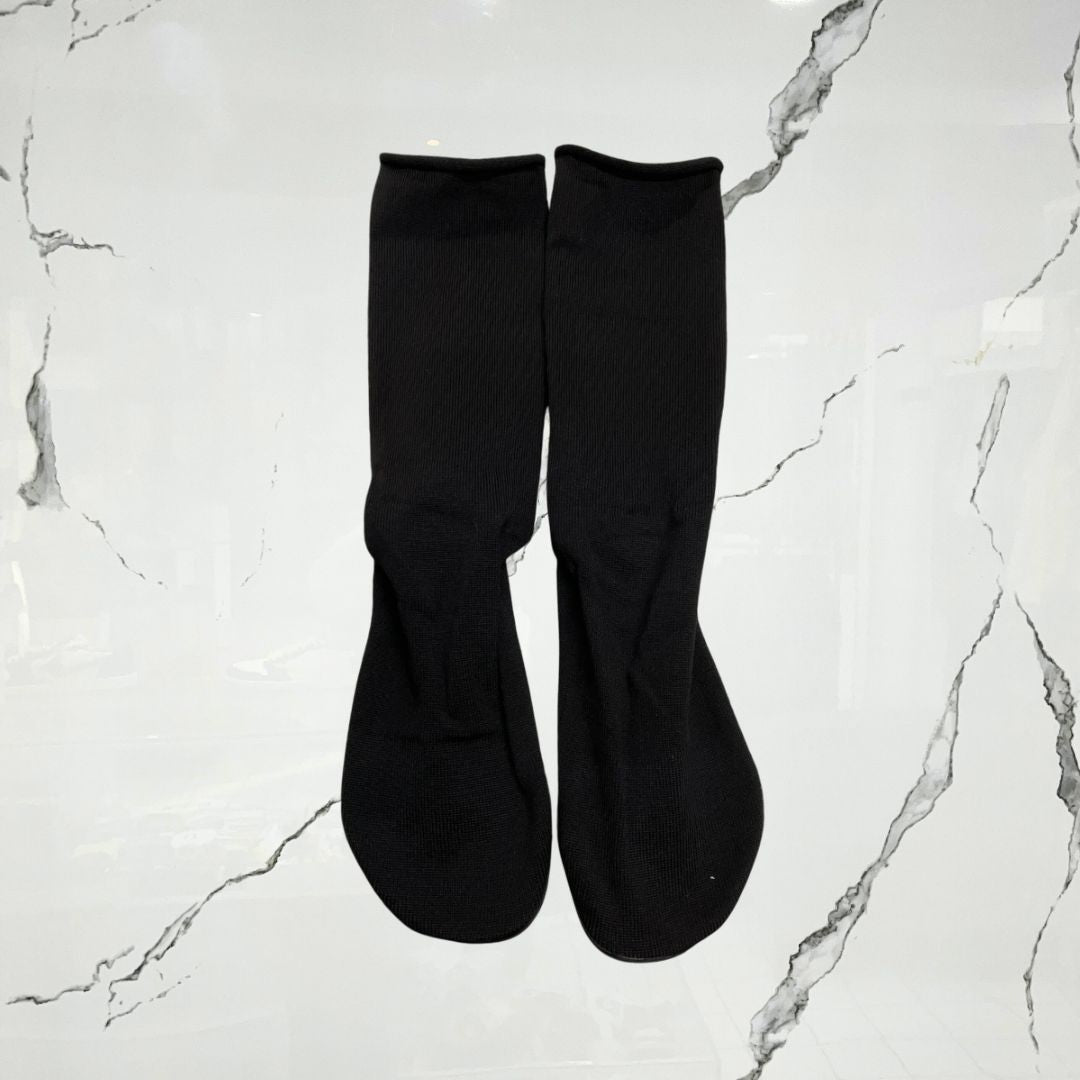 Yeezy Pods Black