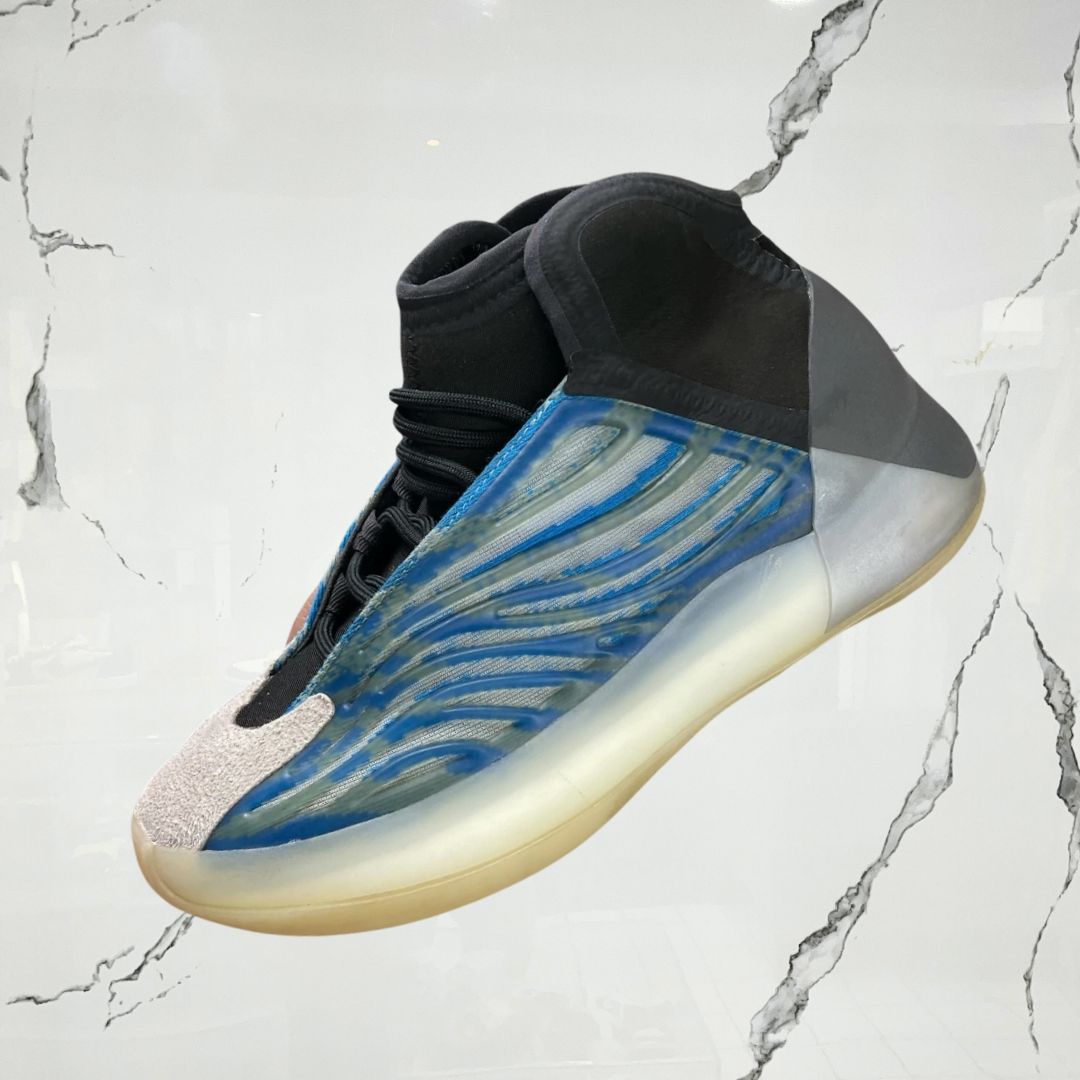 Yeezy QNTM BSKTBL Blue Ice (De Uso) - Urban Utility