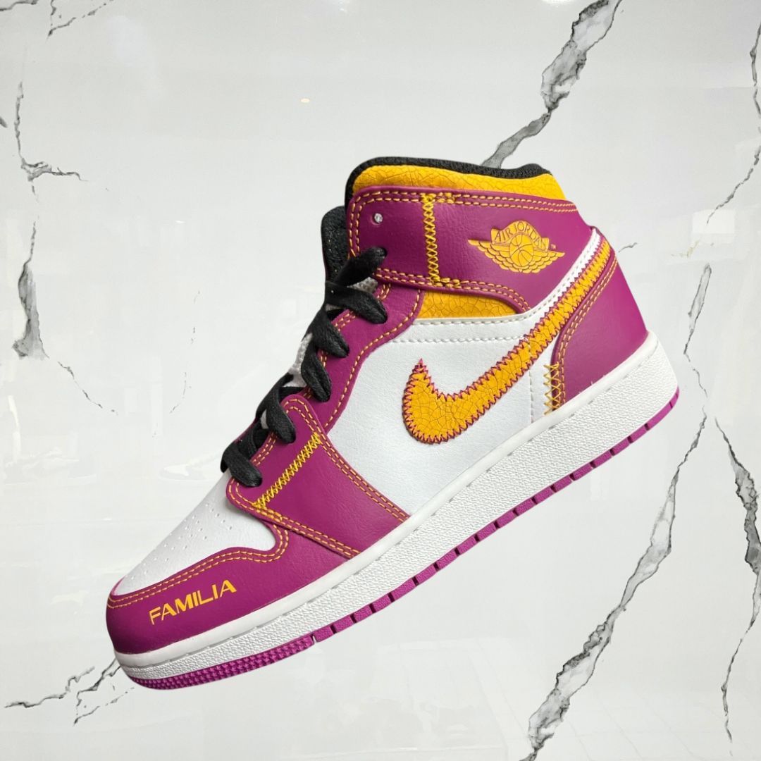 Jordan 1 Mid Para Mi Familia - Urban Utility