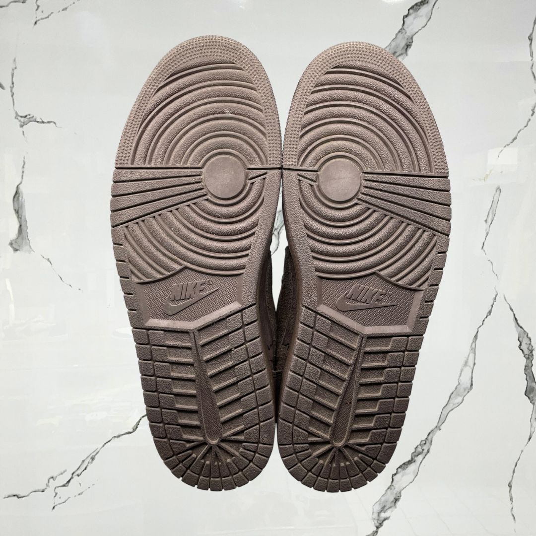 Jordan 1 Low OG Travis Scott Velvet Brown (De Uso) - Urban Utility