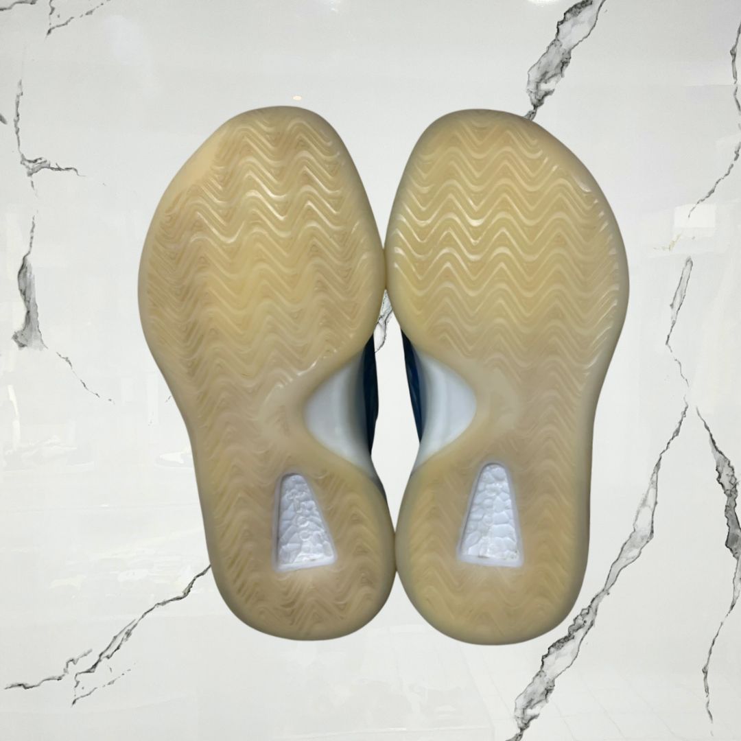 Yeezy QNTM BSKTBL Blue Ice (De Uso) - Urban Utility