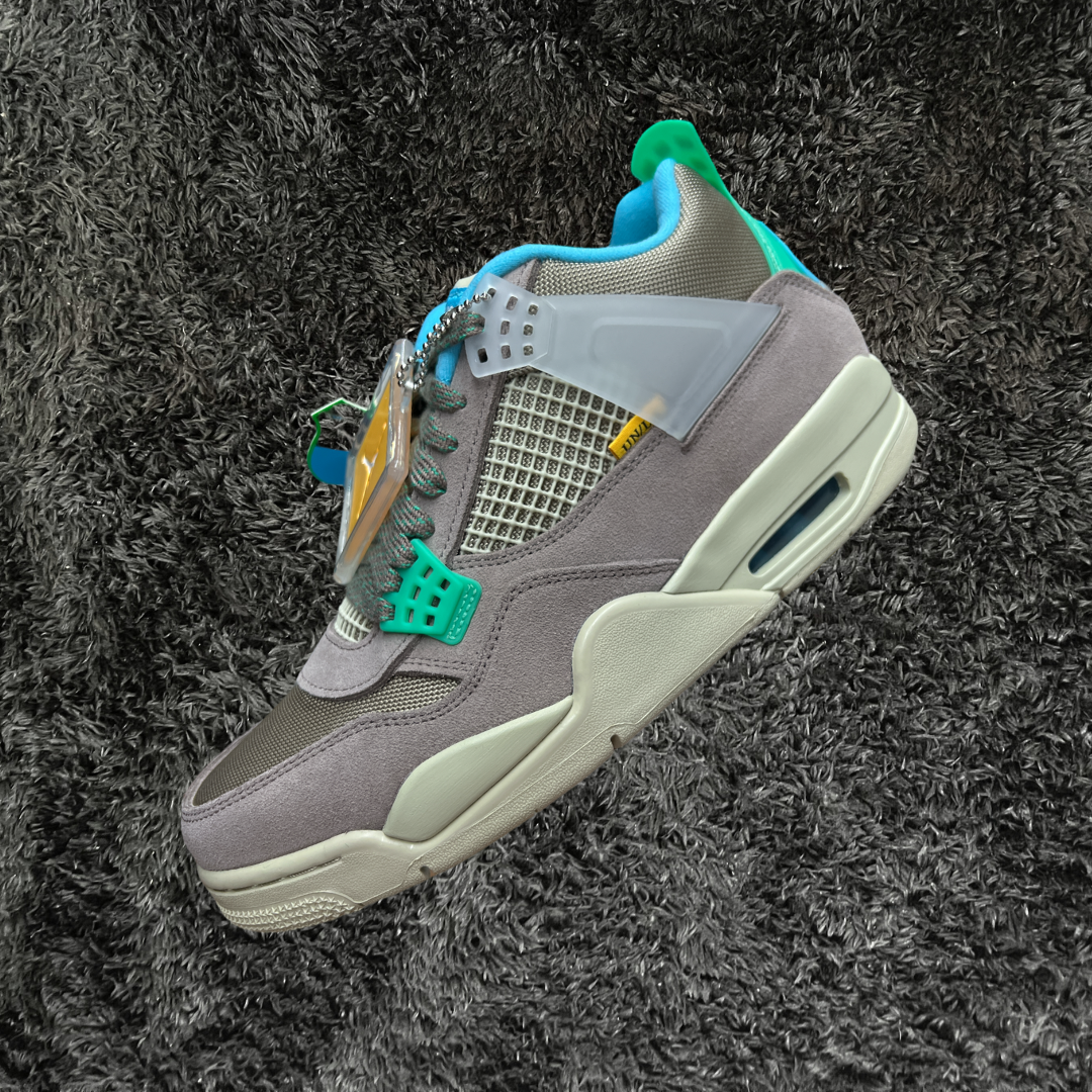 Jordan 4 Union Taupe Haze (De Uso)