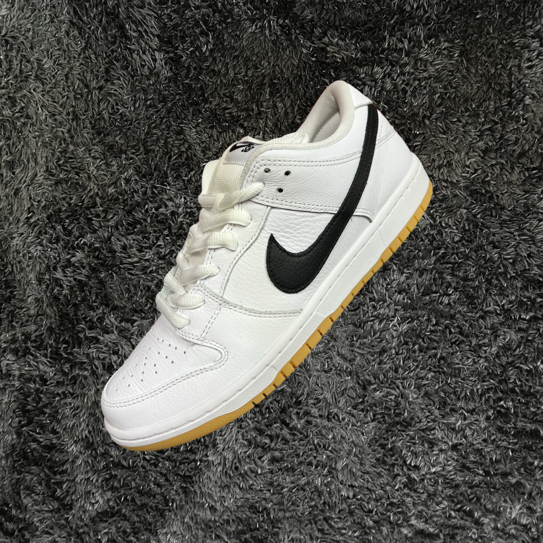 Dunk SB Low White Black Gum