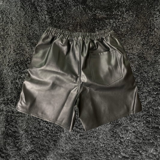 Crow Star Leather Black Short