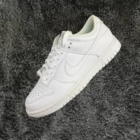 Dunk Low Triple White