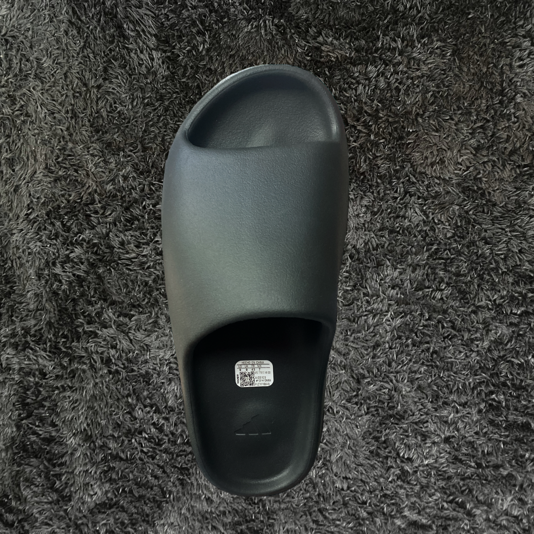 Yeezy Slide Dark Onyx