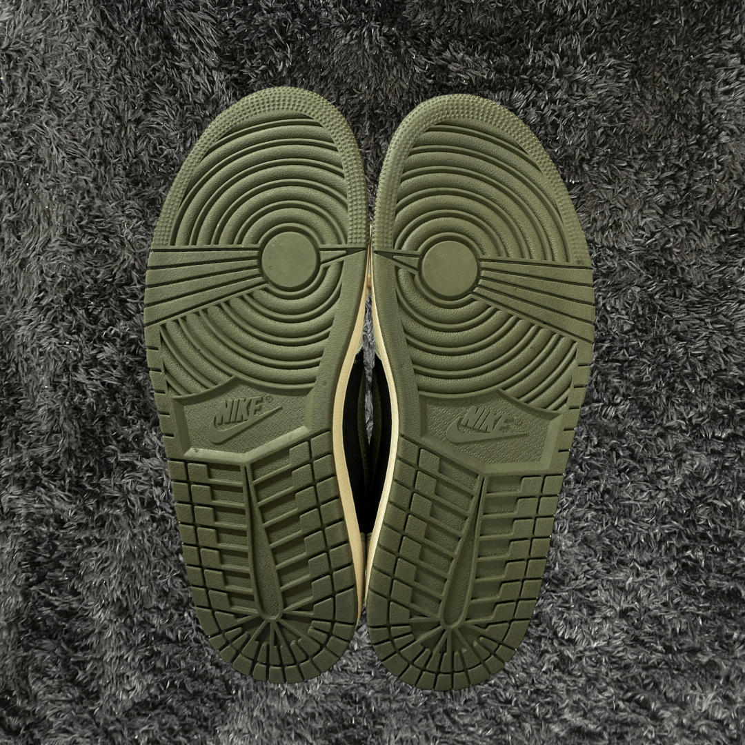 Jordan 1 Low Travis Scott Olive (De Uso) - Urban Utility