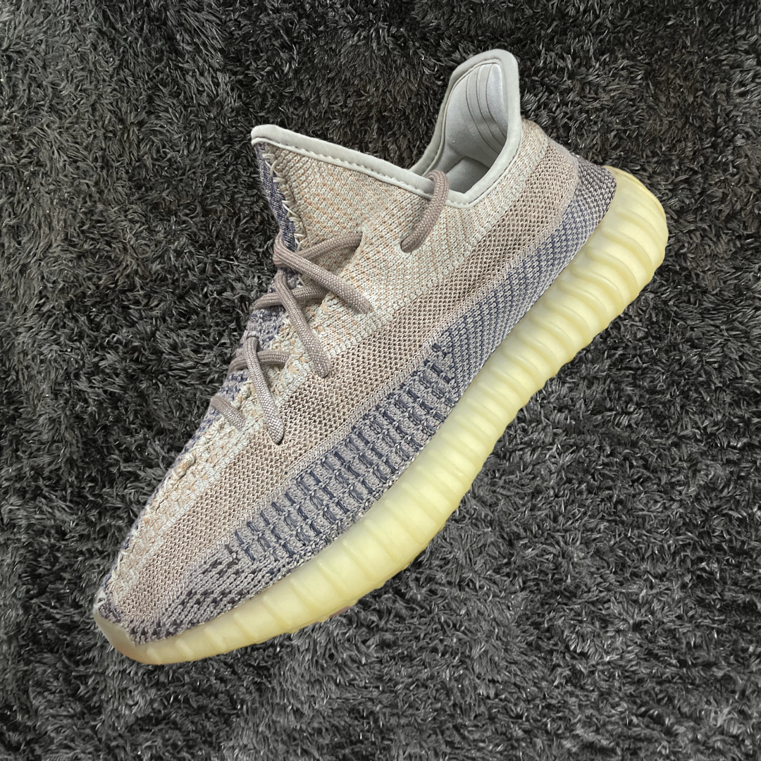 Yeezy 350 Ash Pearl (De Uso)