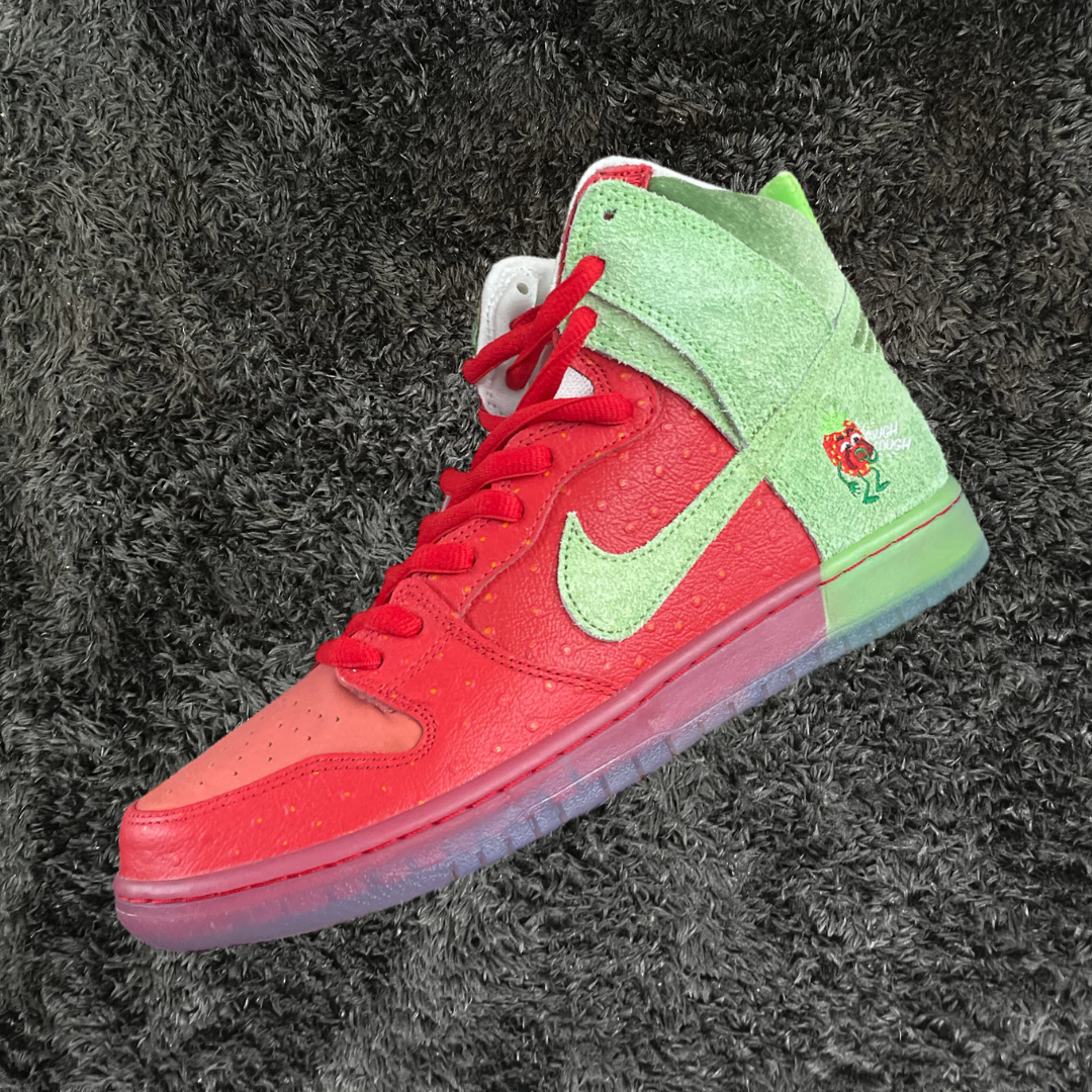 Dunk SB High Strawberry Cough