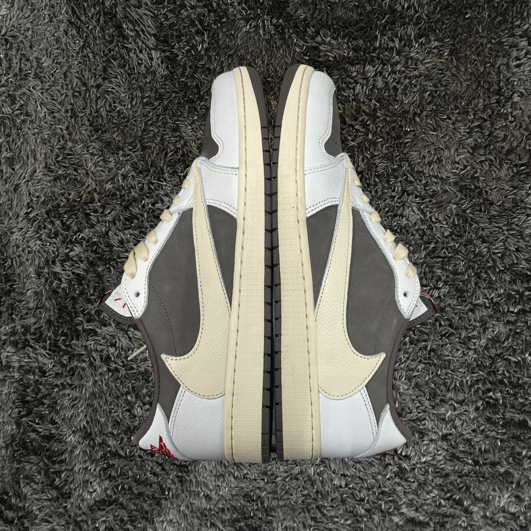 Jordan 1 Low	Travis Scott Reverse Mocha (De Uso)