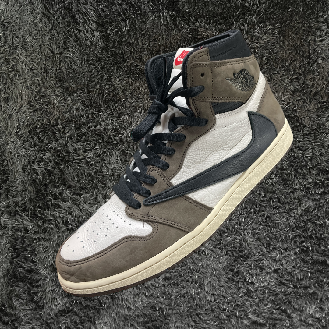 Jordan 1 High Travis Scott Mocha (De Uso)