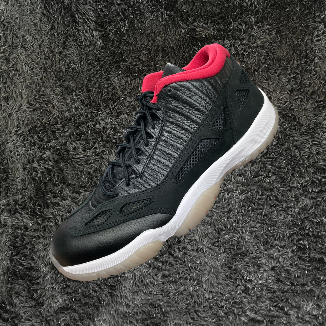 Jordan 11 Low Bred (2021)