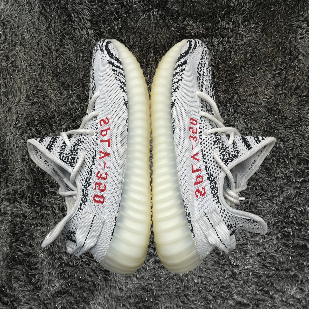 Yeezy 350 Zebra (De Uso)