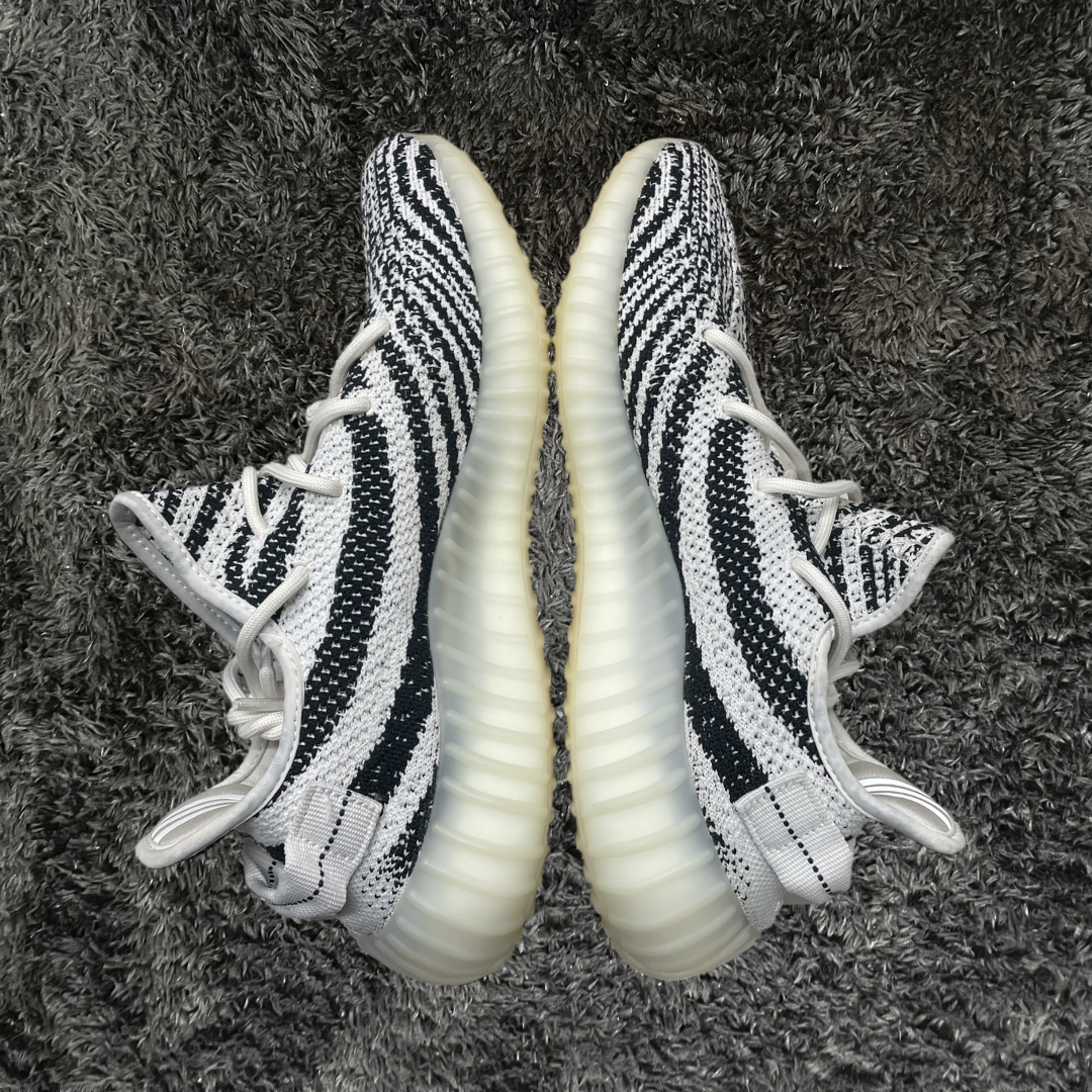 Yeezy 350 Zebra (De Uso)