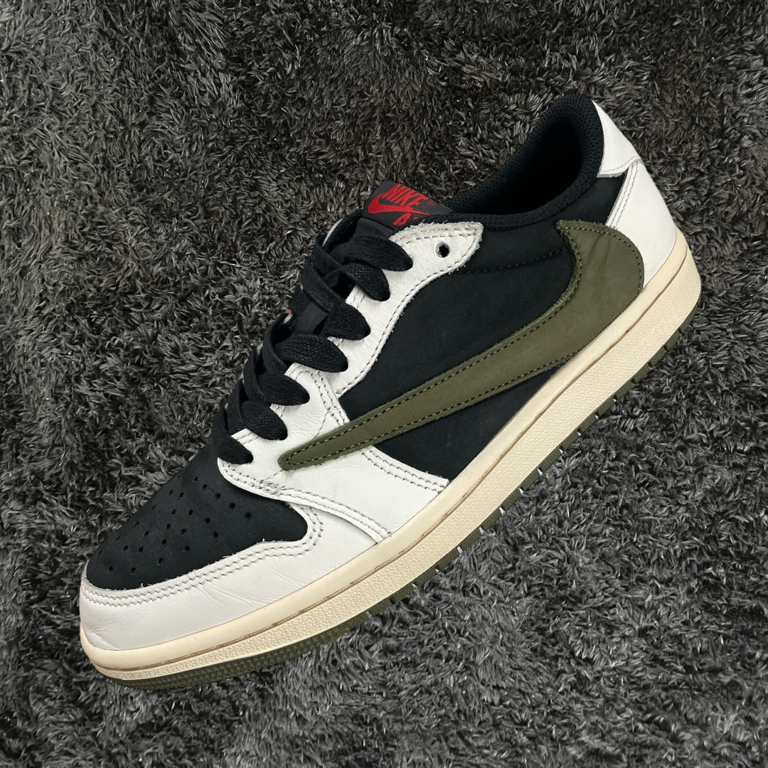 Jordan 1 Low	Travis Scott Olive (w) (De Uso)