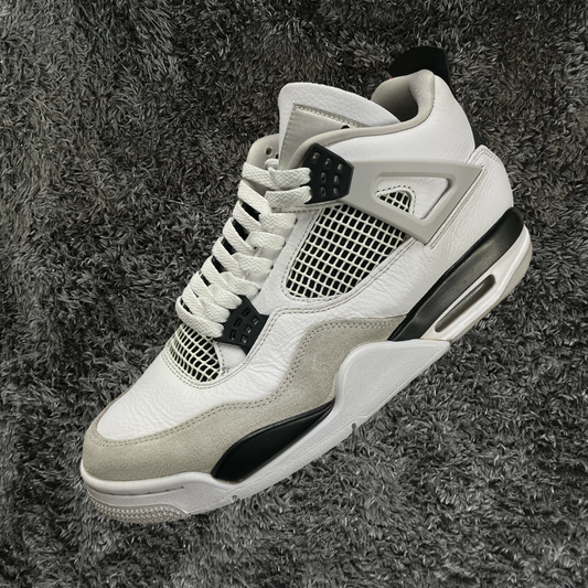 Jordan 4	Military Black (De Uso)