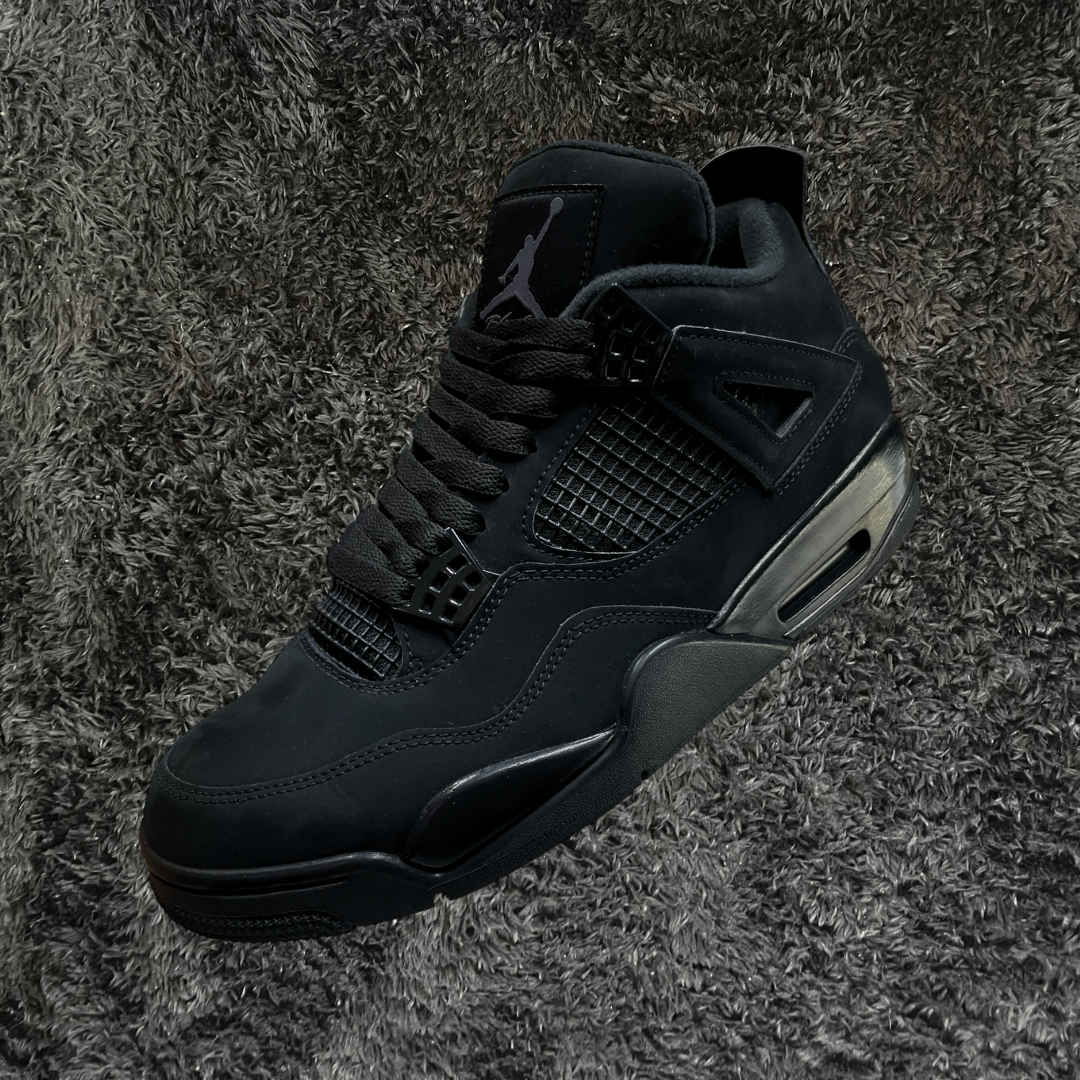 Jordan 4	Black Cat (De Uso)