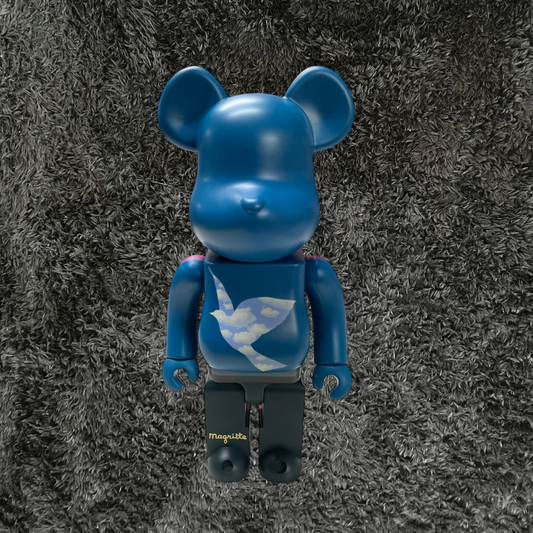 100% & 400% René Magritte Bearbrick