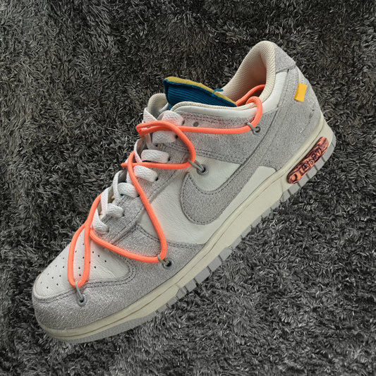 Dunk Low Off-White Lote 19 of 50 (De Uso)