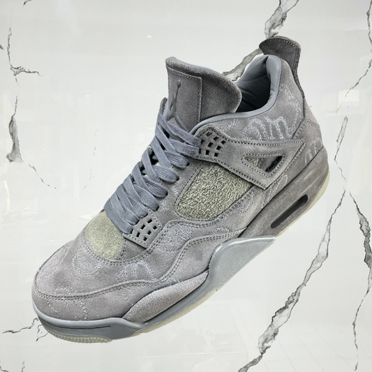 Jordan 4	Kaws Grey (De Uso)