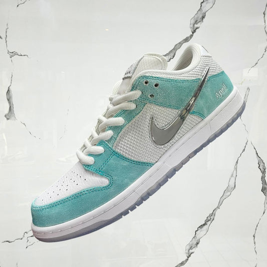 Dunk SB Low April Skateboards - Urban Utility