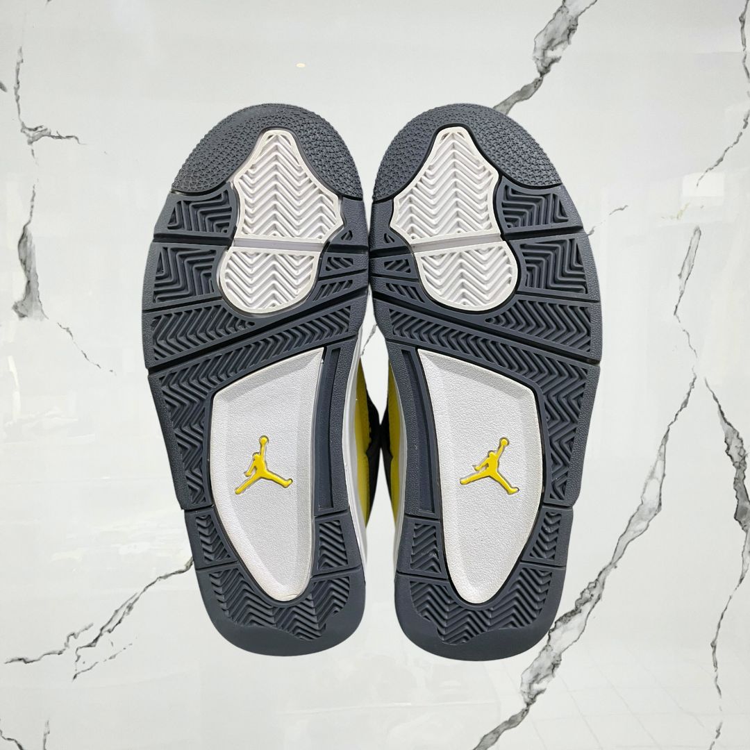 Jordan 4 Lightning (De Uso) - Urban Utility