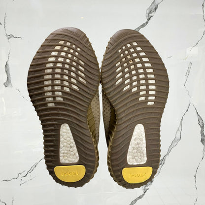 Yeezy 350 Earth (De Uso) - Urban Utility