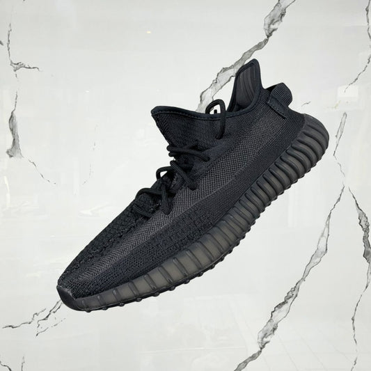 Yeezy Boost 350 V2 Onyx (De Uso)