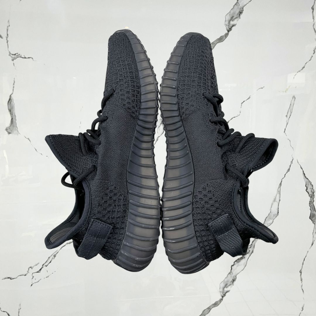 Yeezy Boost 350 V2 Onyx (De Uso) - Urban Utility