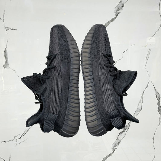 Yeezy Boost 350 V2 Onyx (De Uso)