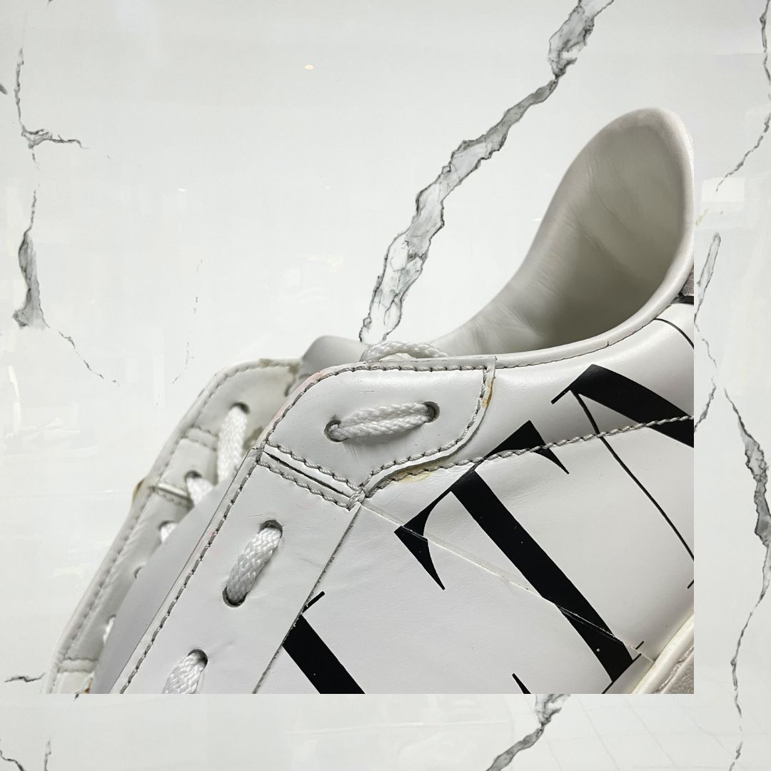 Valentino Garavani OpenVLTN Logo White Black Bronze (De Uso) - Urban Utility