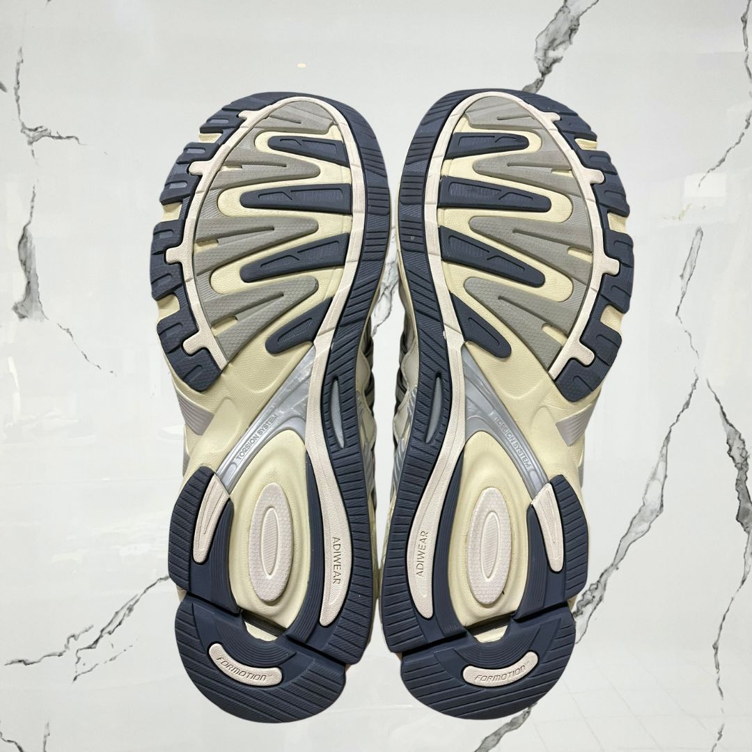 Adidas Response CL Bad Bunny (De Uso) - Urban Utility