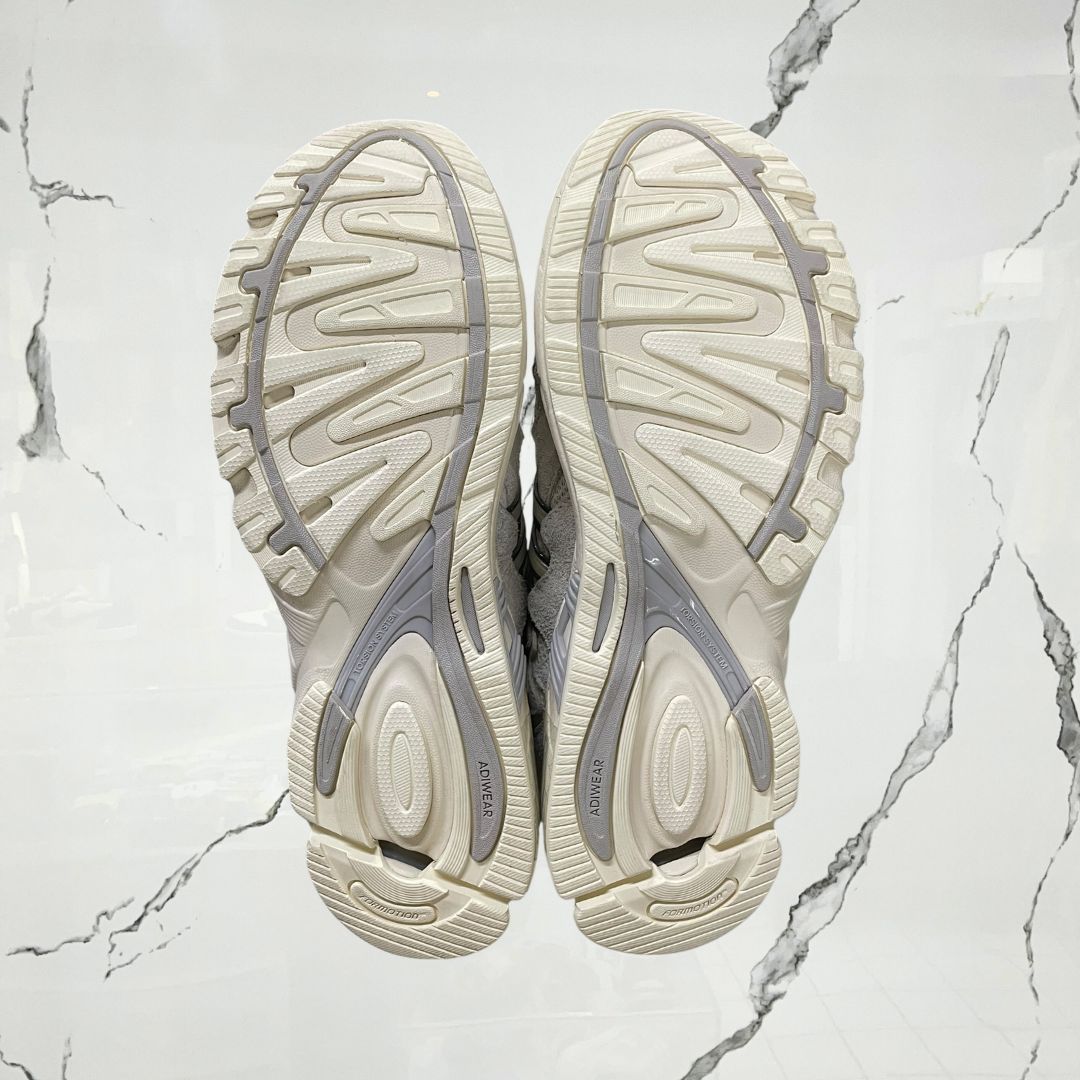 Adidas Reponse CL Bad Bunny Wonder White (De Uso) - Urban Utility