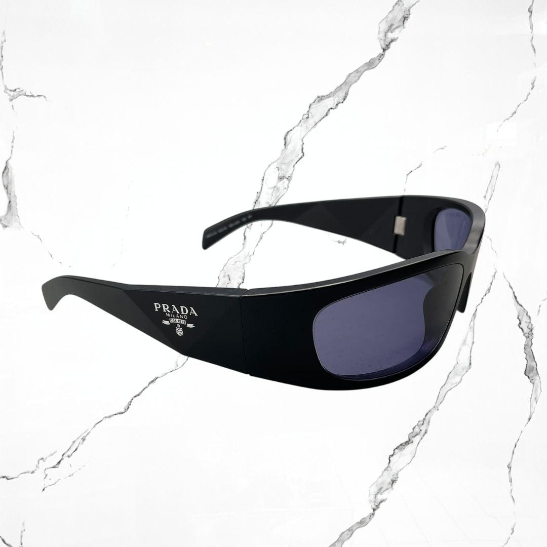Prada PRADA PR A19S 1BO40G Black Sunglasses (De Uso) - Urban Utility