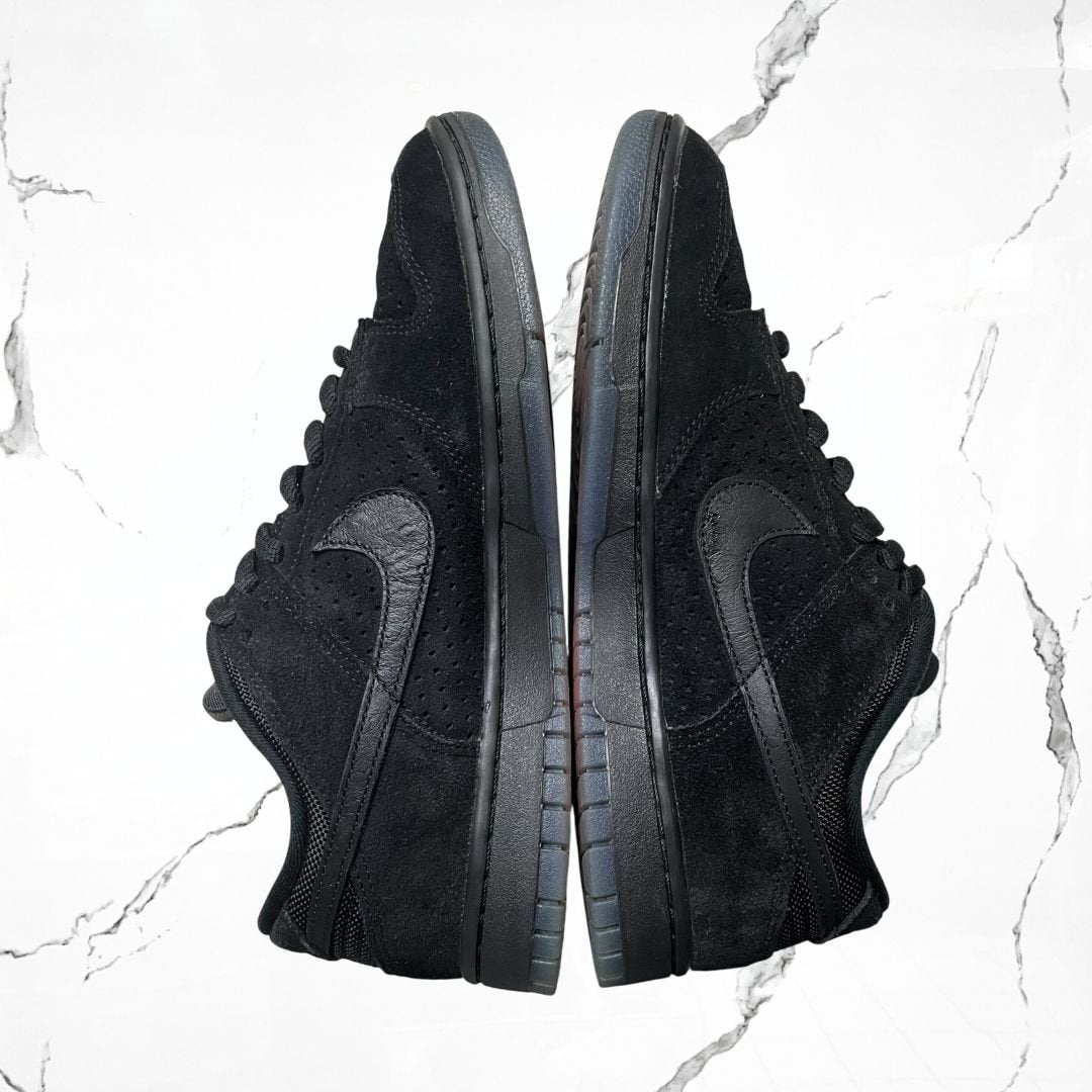 Dunk Low SP Undefeated 5 On It Black (De Uso) - Urban Utility
