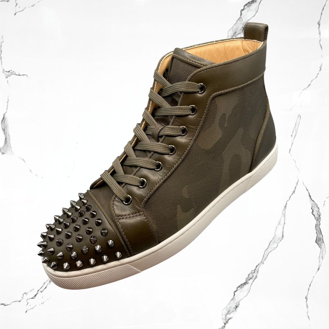 Christian Louboutin Lou Spikes Orlato Flat Olive (De Uso) - Urban Utility