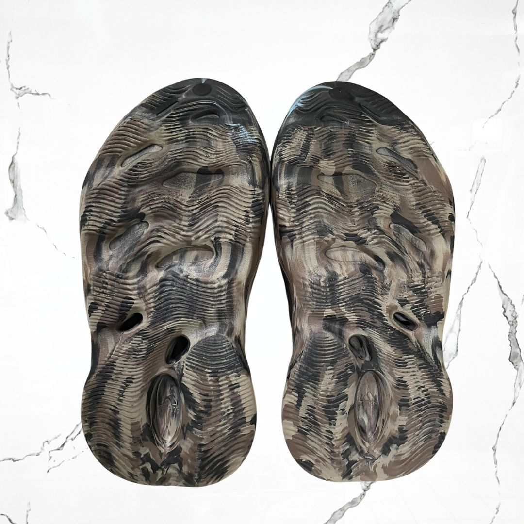 Yeezy Foam Rnnr	MX Cinder (De Uso)