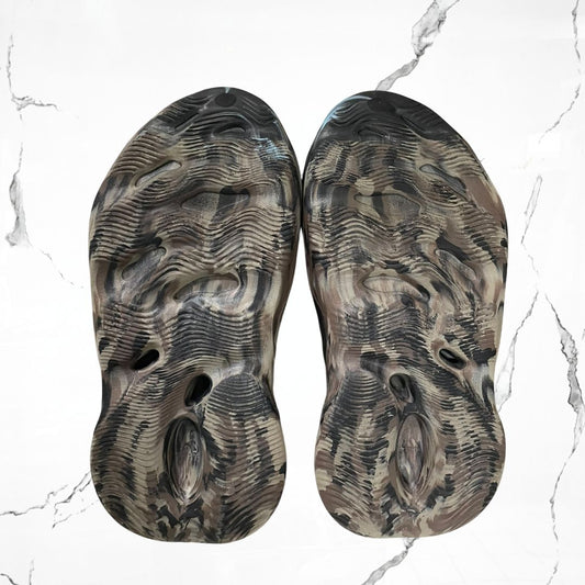 Yeezy Foam Rnnr	MX Cinder (De Uso)