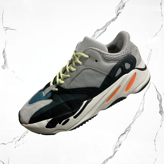 Yeezy 700 Wave Runner (De Uso) - Urban Utility