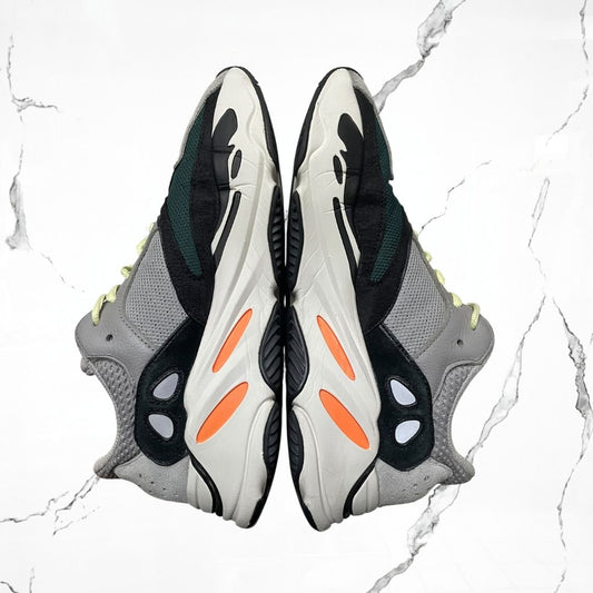 Yeezy 700 Wave Runner (De Uso) - Urban Utility