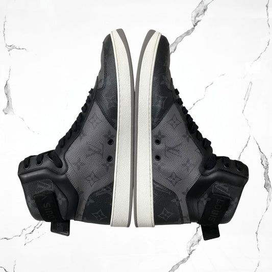 Louis Vuitton Rivoli Boot Black Grey (De Uso) - Urban Utility
