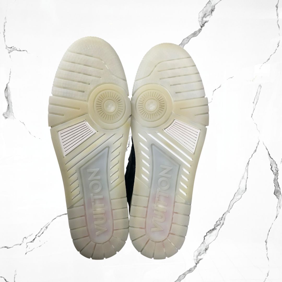 Louis Vuitton Trainer Monogram Denim (De Uso) - Urban Utility